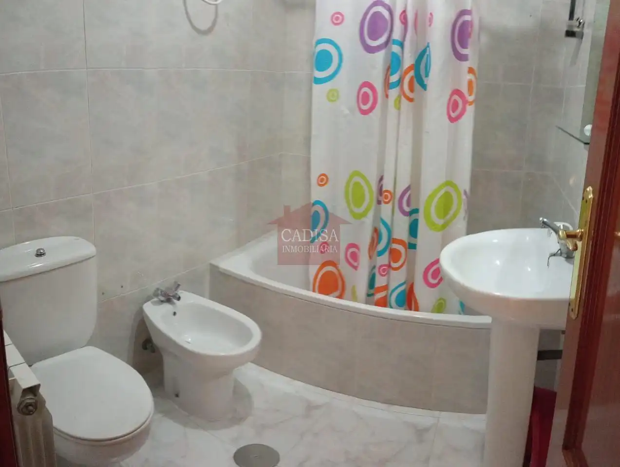 Badezimmer von Dachboden zur Miete in Salamanca mit Heizung, Parkett und Terrasse