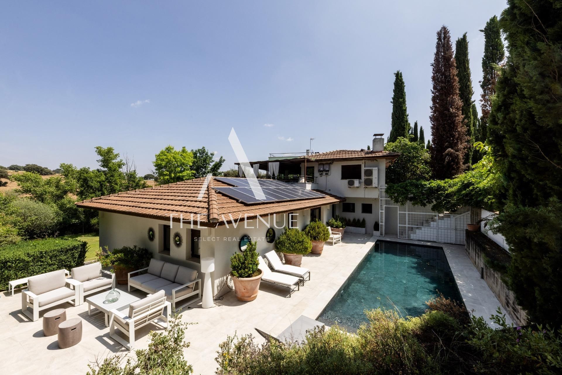 Exterior view of House or chalet for sale in Ciudalcampo  with Air Conditioner, Heating and Private garden