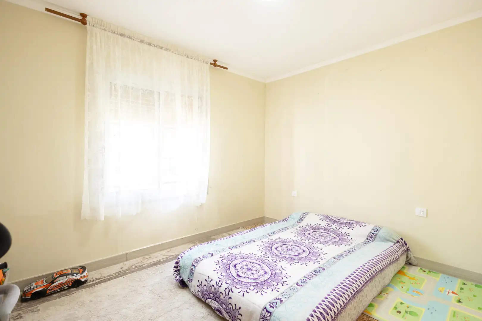 Schlafzimmer von Wohnung zum Verkauf in Sant Boi de Llobregat mit Klimaanlage, Ofen und Balkon