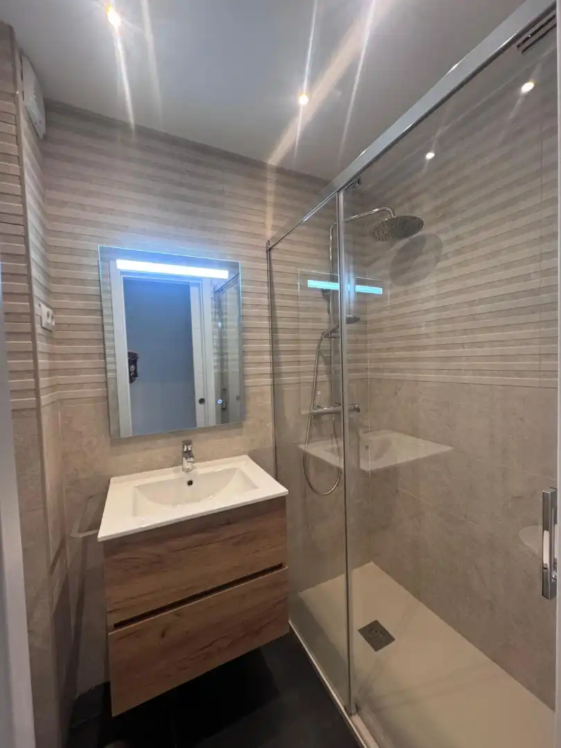 Baño de Piso de alquiler en Málaga con Aire acondicionado, Amueblado y Horno