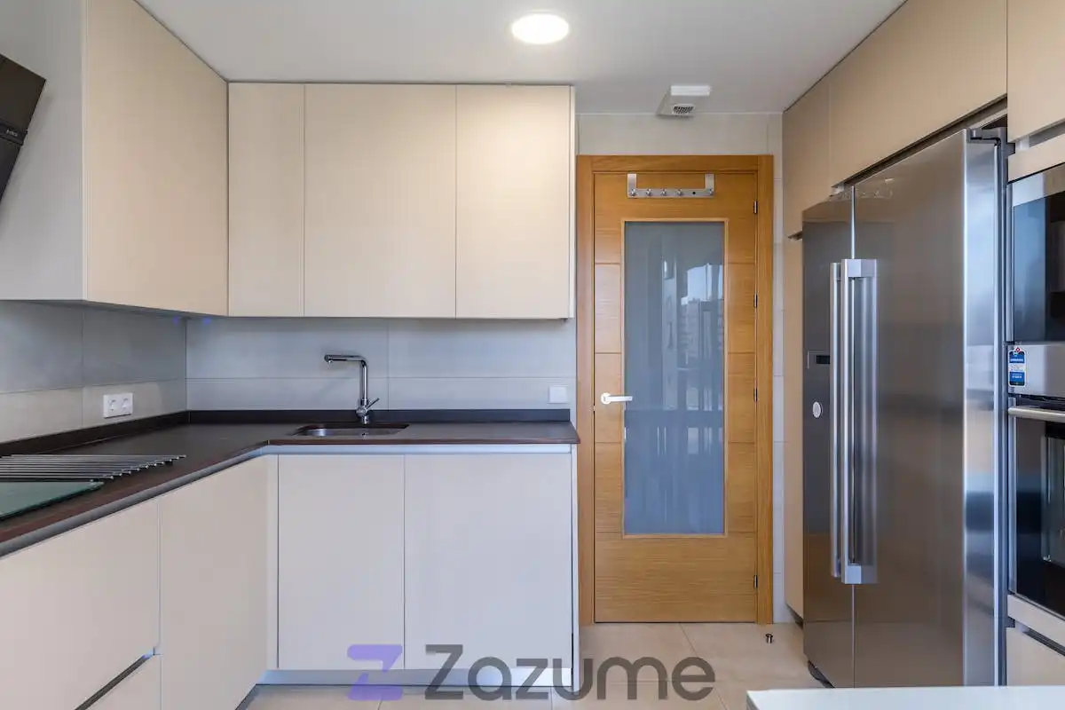 Kitchen of Flat for rent in Madrid  with Air Conditioner, Private garden and Terrace