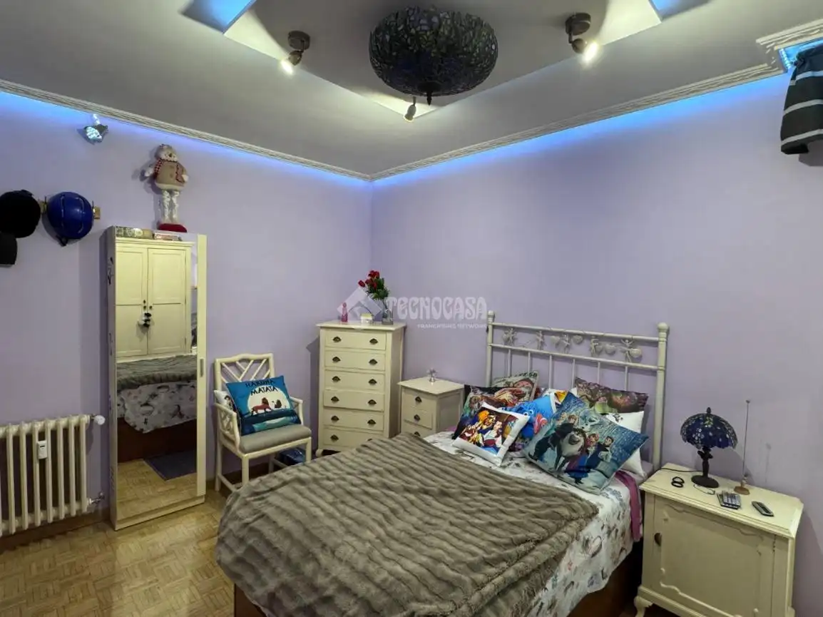 Habitación de Piso en venta en León Capital  con Calefacción y Parquet