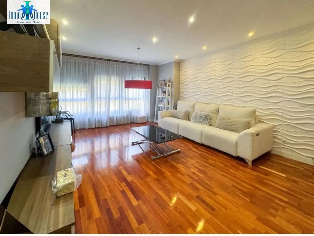 Living room of Flat for sale in Albacete  with Air Conditioner, Heating and Storage room