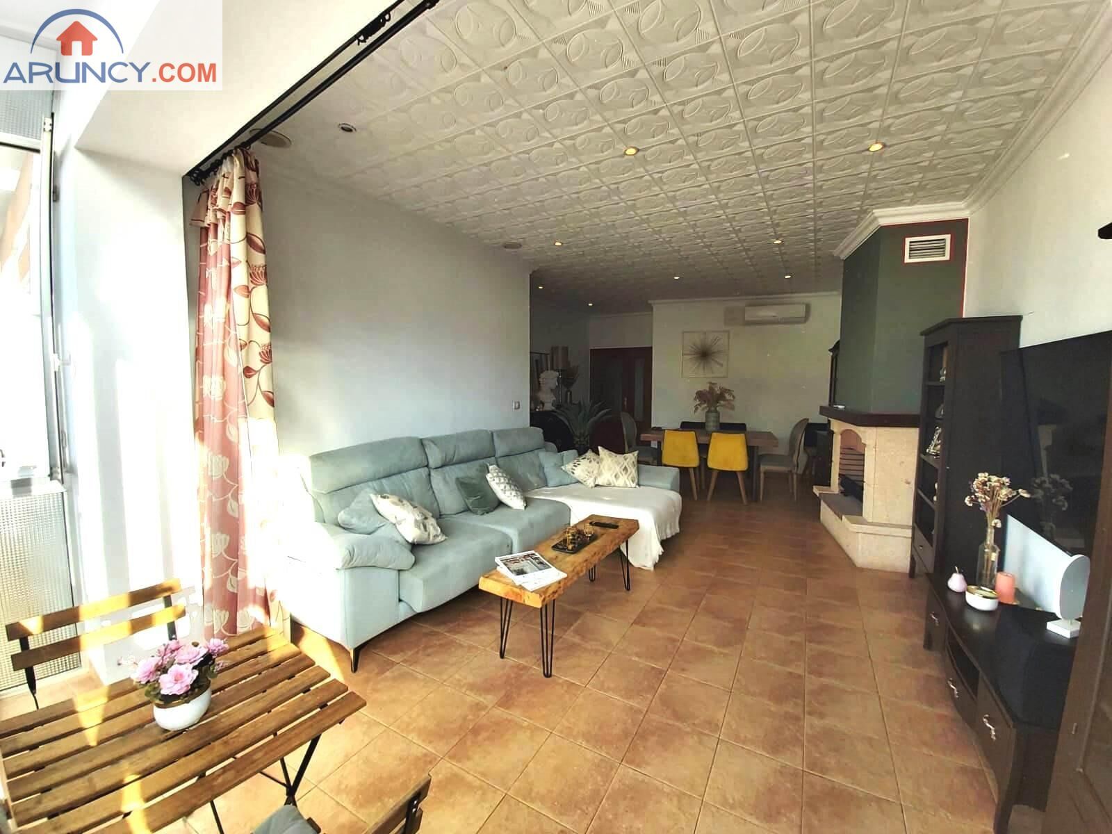 Sala d'estar de Pis en venda en Utrera amb Aire condicionat, Traster i Balcó