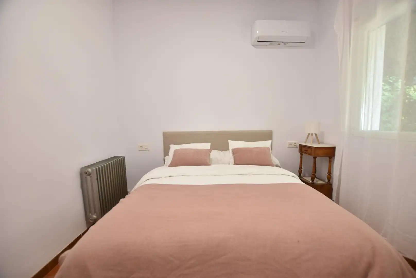 Dormitori de Casa o xalet de lloguer en Granada amb Aire condicionat, Terrassa i Piscina