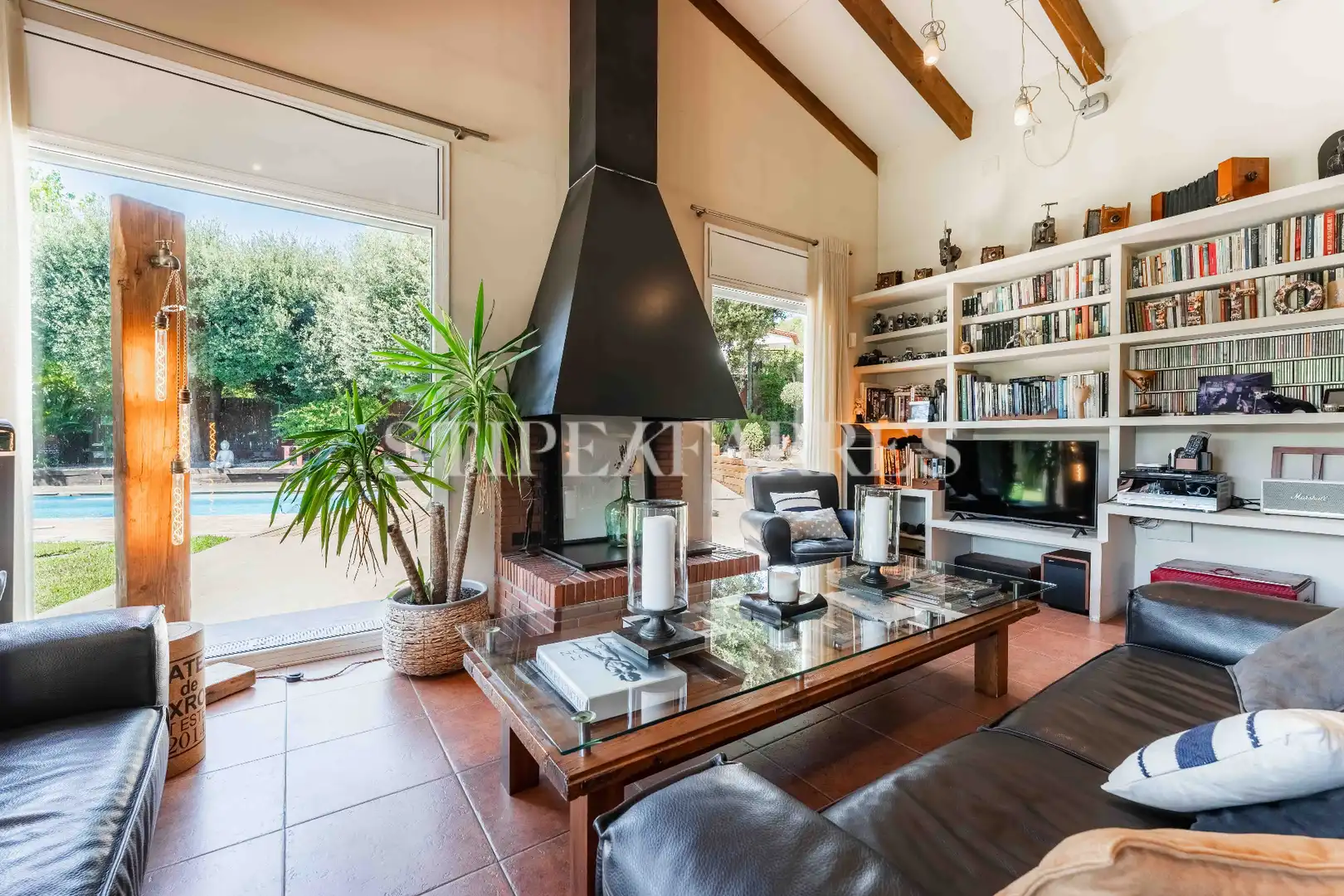 Sala d'estar de Casa o xalet en venda en Barcelona amb Aire condicionat, Calefacció i Jardí privat