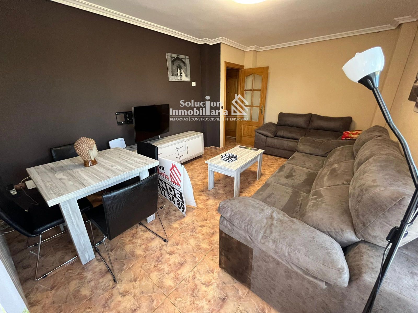 Sala d'estar de Pis en venda en Santa Marta de Tormes amb Aire condicionat, Calefacció i Parquet