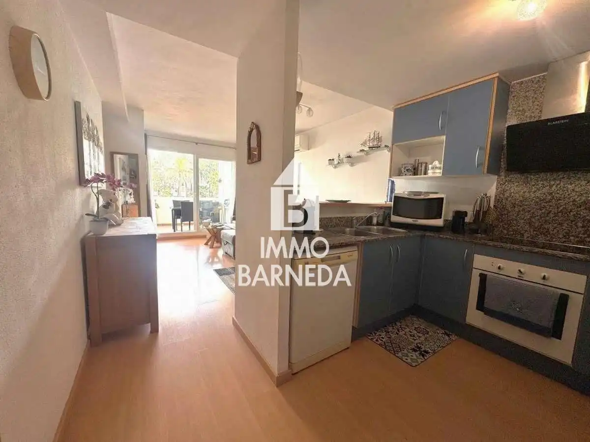 Exterior view of Flat for sale in Roses  with Heating, Terrace and Swimming Pool