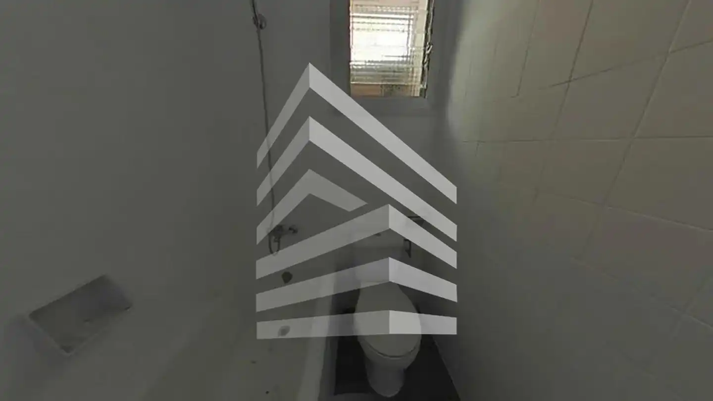 Bany de Planta baixa en venda en Barcelona amb Parquet