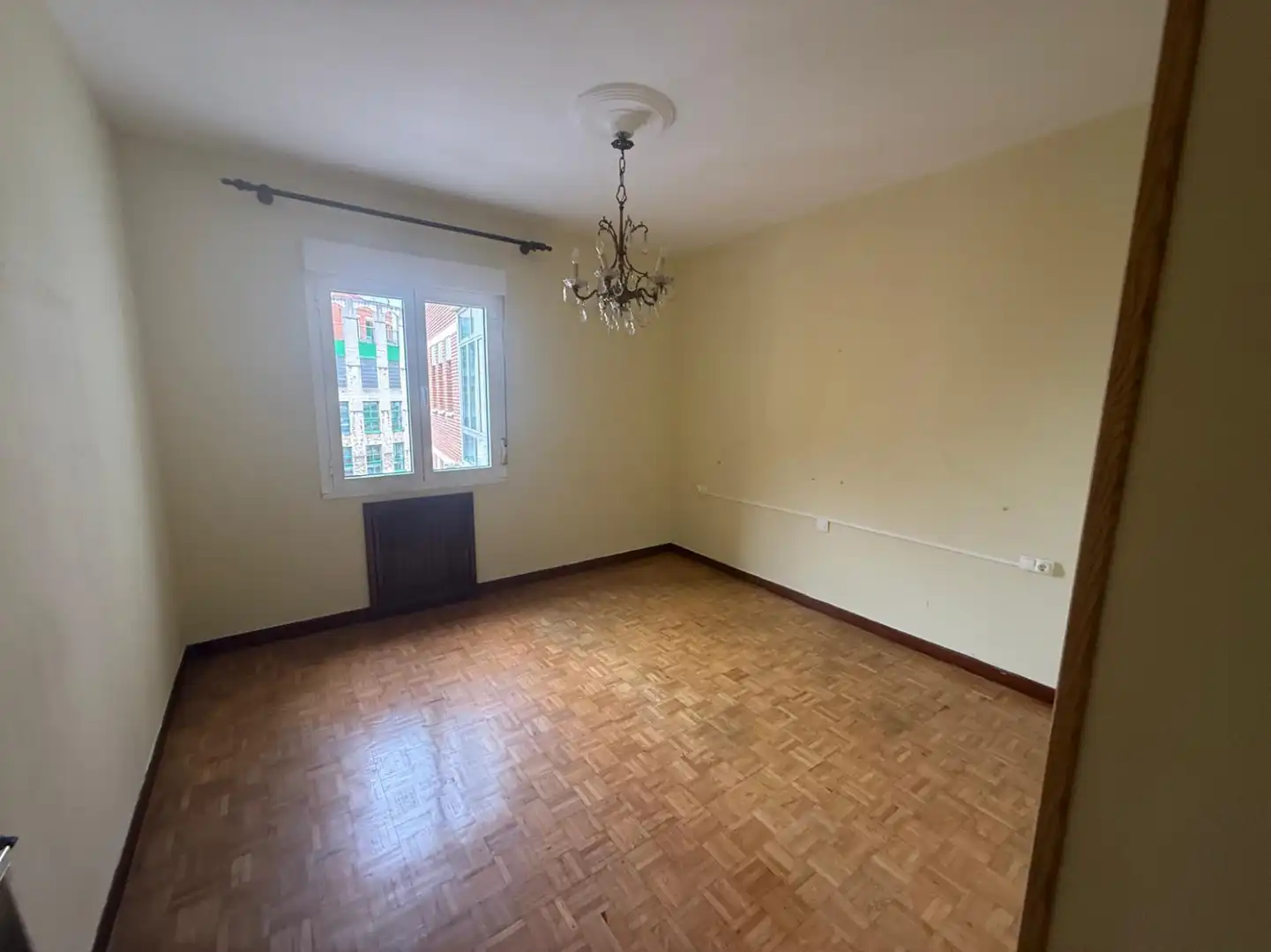 Living room of Flat for sale in Oviedo   with Heating, Parquet flooring and Terrace