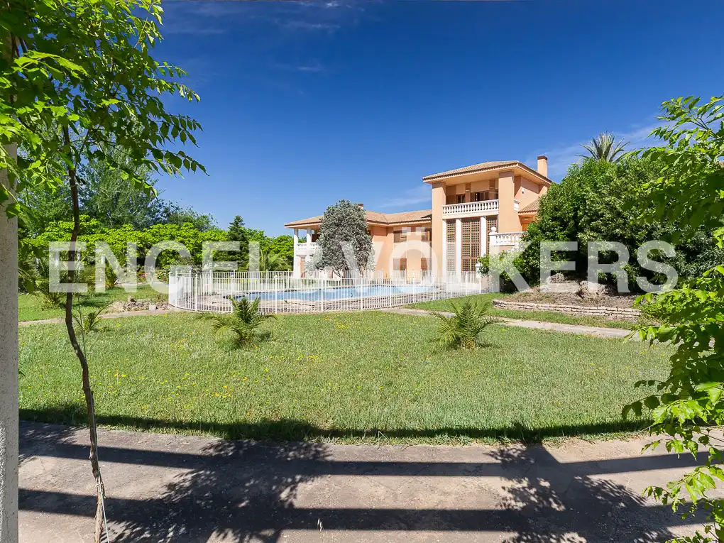 Houses for sale in Ontinyent  with Air Conditioner, Heating and Private garden