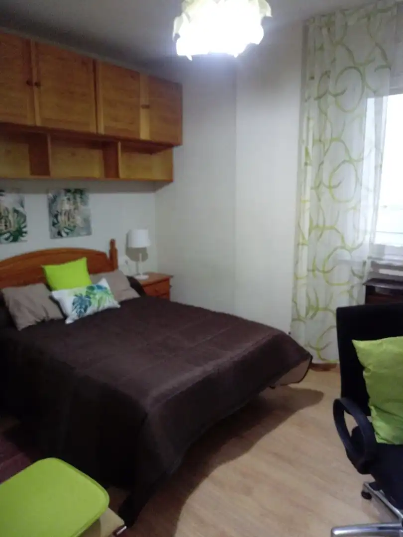 Schlafzimmer von Wohnung zur Miete in Salamanca mit Heizung, Parkett und Möbliert