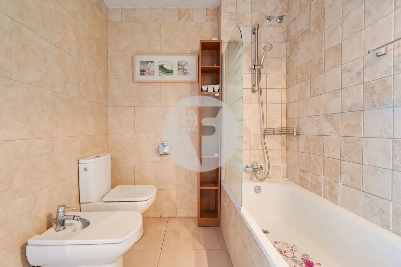 Bathroom of Attic for sale in Mollet del Vallès  with Air Conditioner, Heating and Balcony