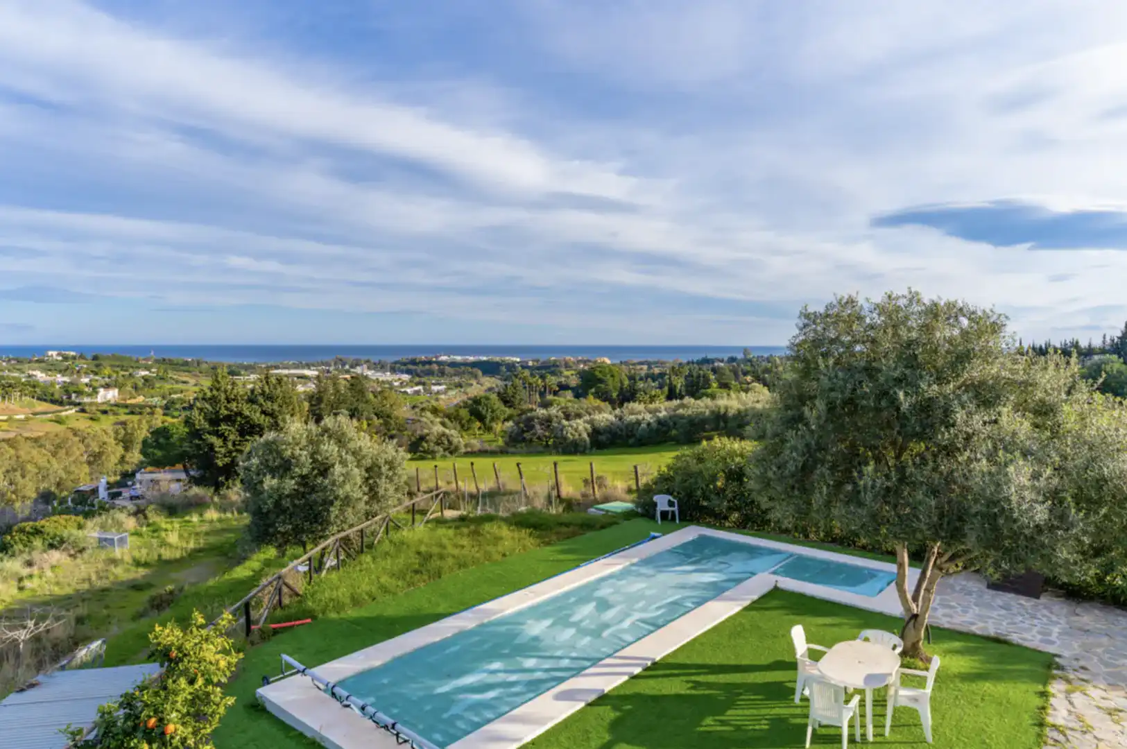 Piscina de Casa adosada en venta en Estepona con Calefacción, Jardín privado y Terraza