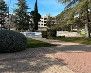 Piscina de Pis de lloguer en Pozuelo de Alarcón amb Terrassa