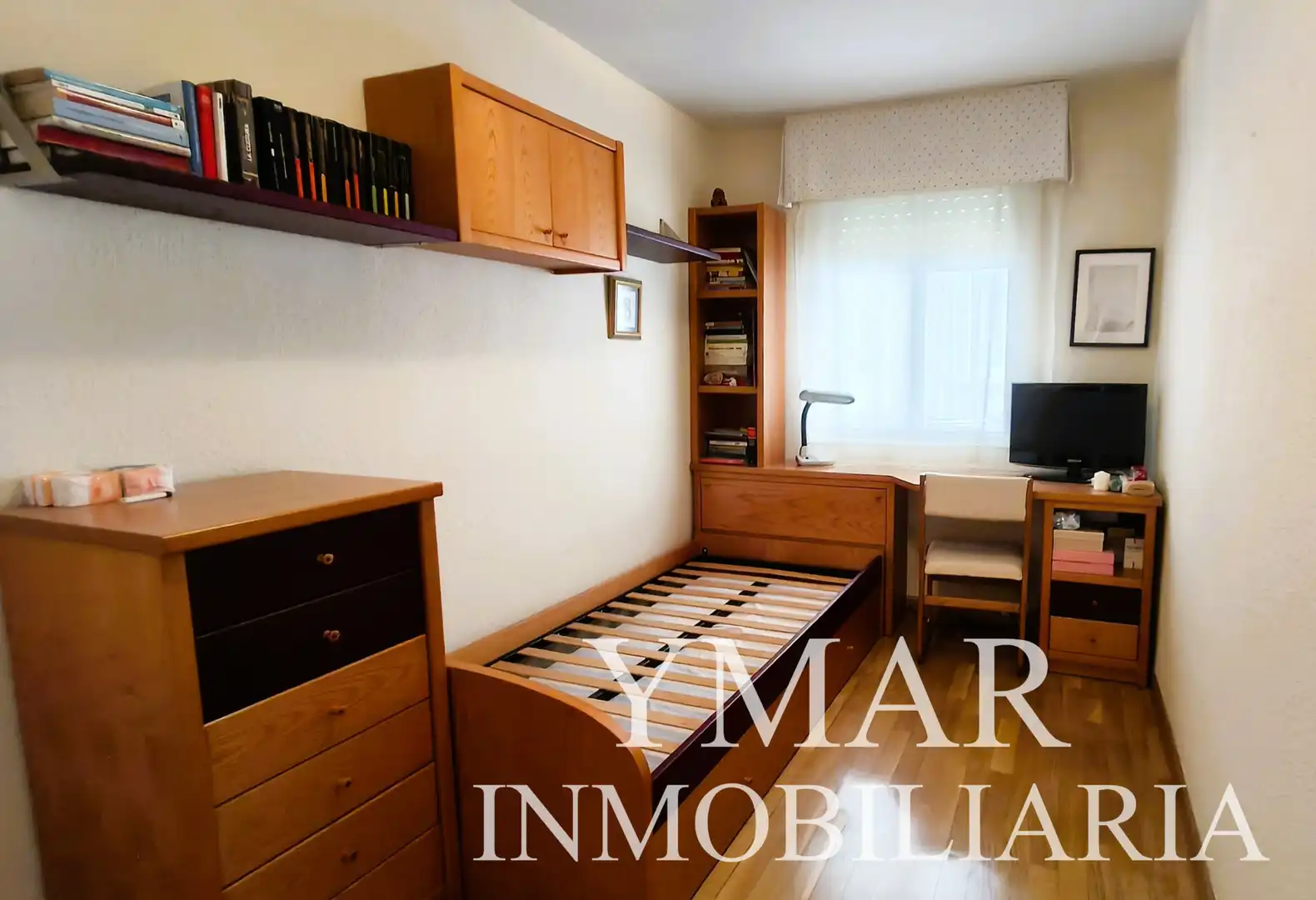 Bedroom of Flat for sale in Móstoles  with Air Conditioner, Heating and Parquet flooring