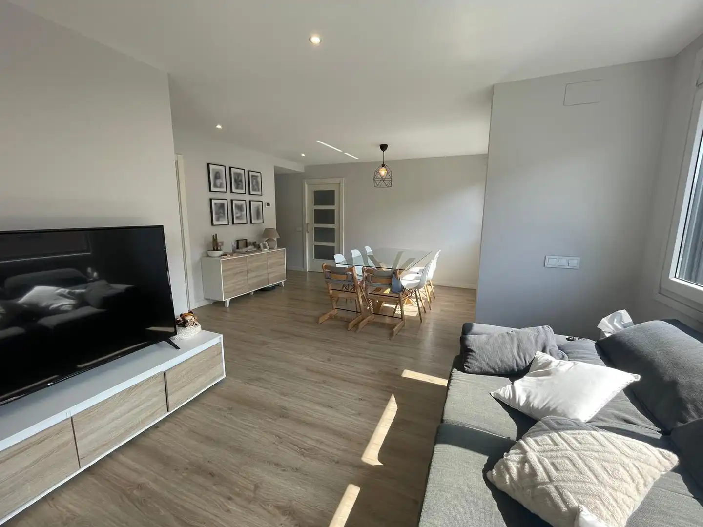 Sala de estar de Piso en venta en Vic con Calefacción, Trastero y Balcón