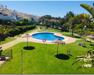 Jardí de Apartament de lloguer en Casares amb Aire condicionat, Terrassa i Piscina
