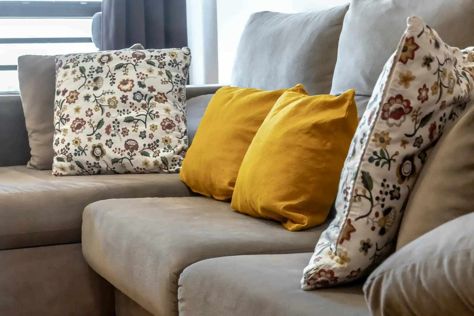 Living room of Flat for rent in Madrid  with Air Conditioner, Heating and Furnished