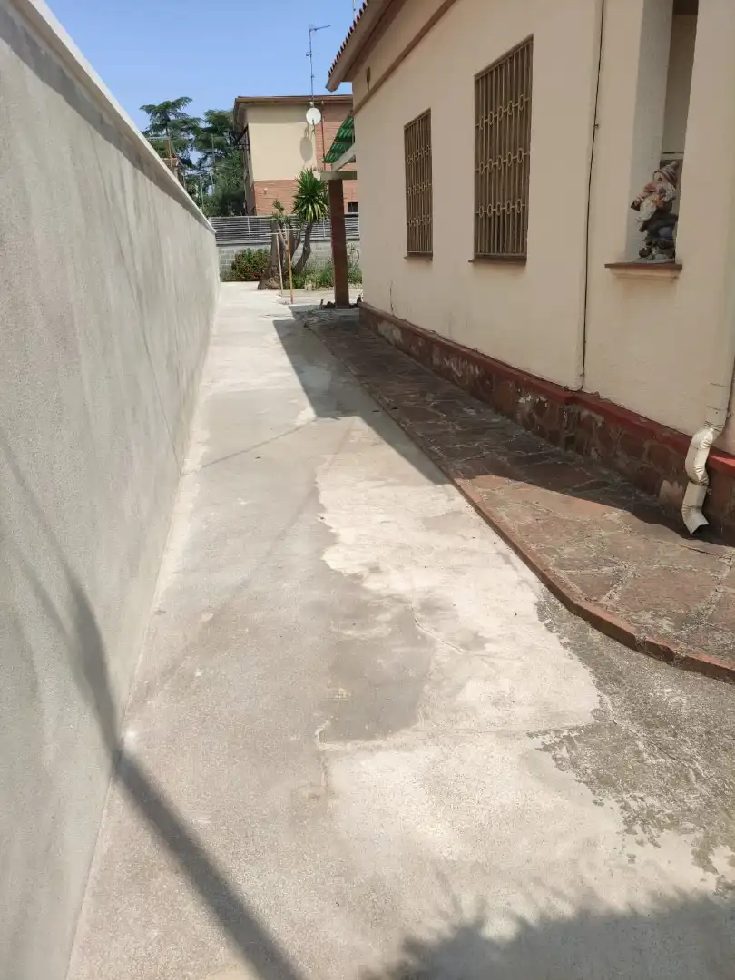 Exterior view of Houses for sale in Sant Andreu de la Barca  with Heating and Storage room