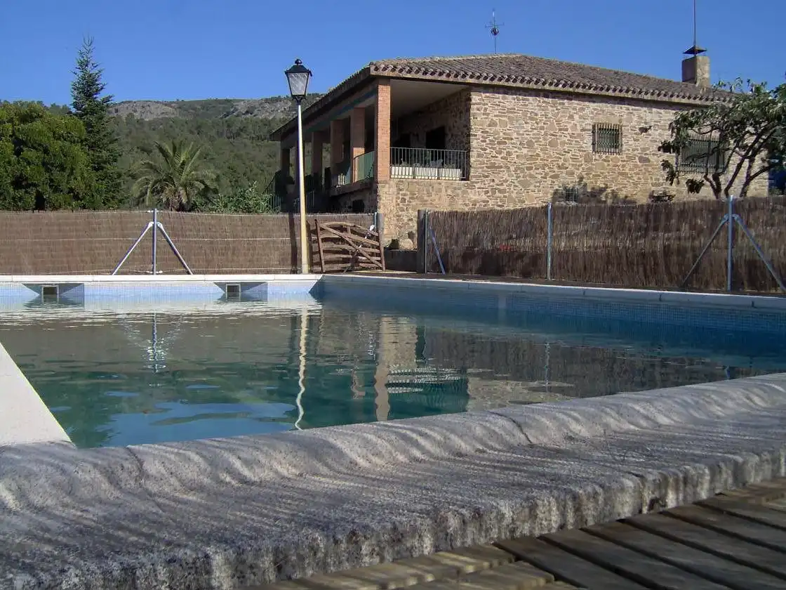 Swimming pool of Houses for sale in Viso del Marqués  with Heating, Terrace and Storage room