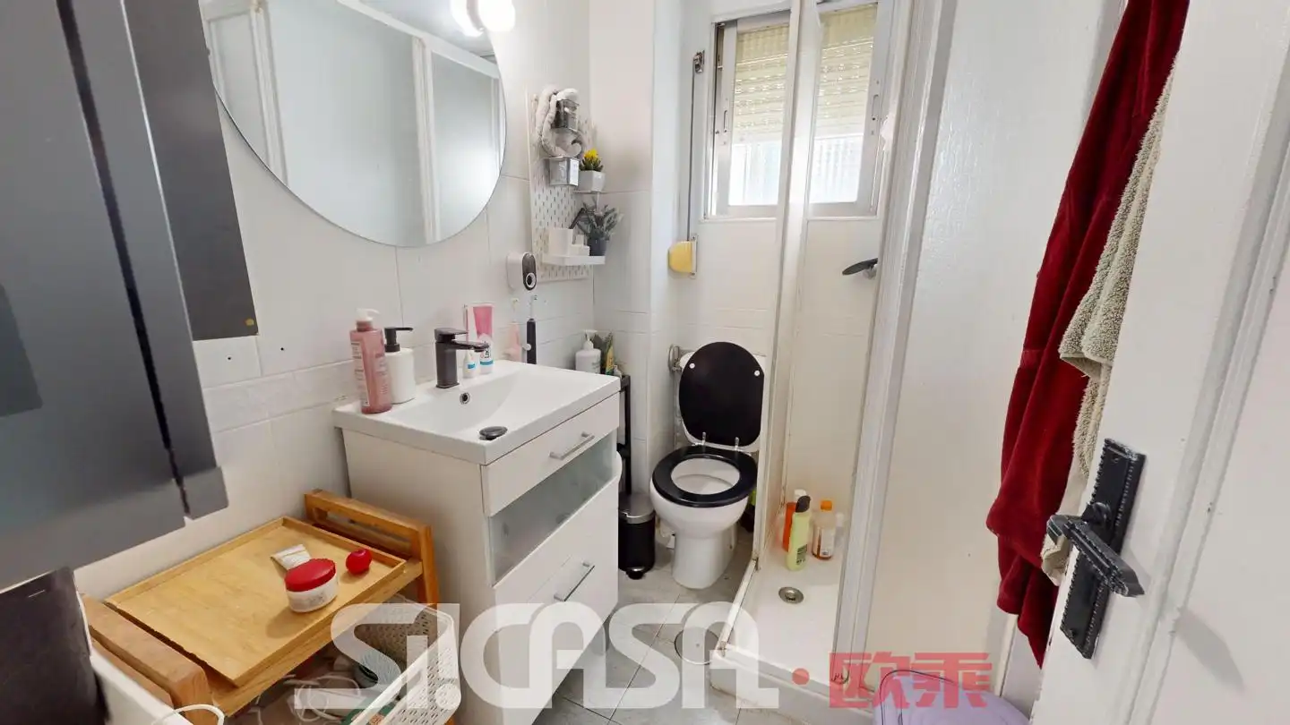 Baño de Piso en venta en Parla con Aire acondicionado, Calefacción y Terraza