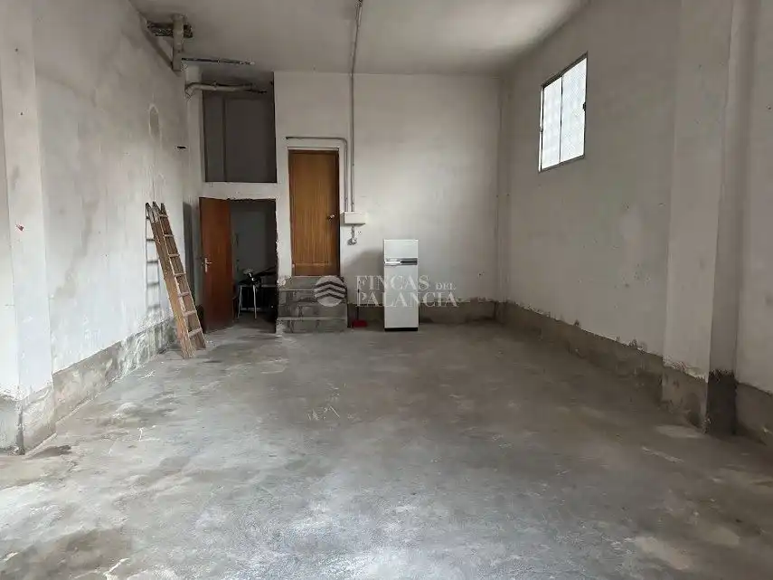 Garage for rent in Soneja