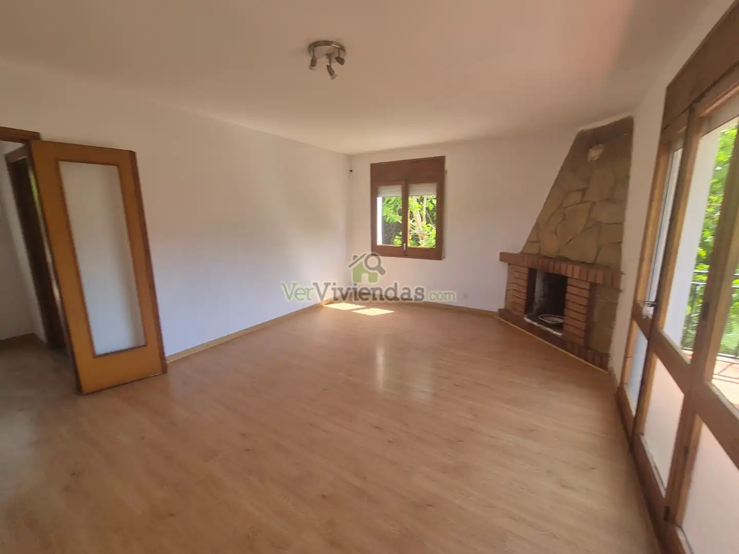Sala de estar de Casa o chalet en venta en Vallirana con Jardín privado, Parquet y Terraza