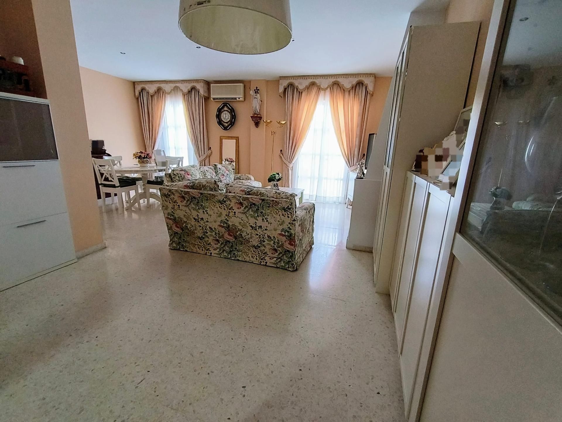 Living room of Flat for sale in Chiclana de la Frontera  with Terrace and Balcony