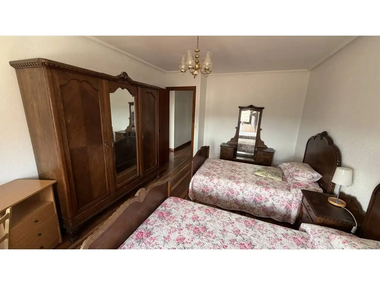 Habitación de Piso en venta en Espinosa de los Monteros con Calefacción y Amueblado