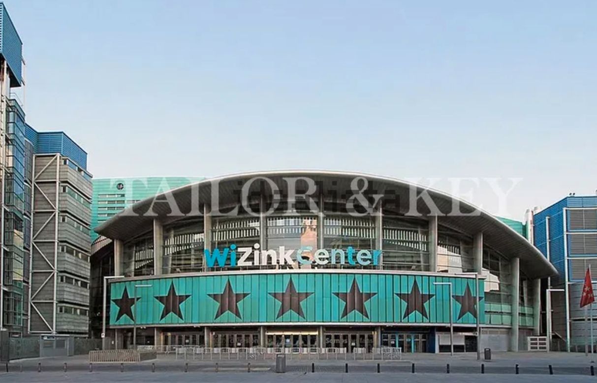 Exterior view of Premises for sale in  Madrid Capital  with Air Conditioner