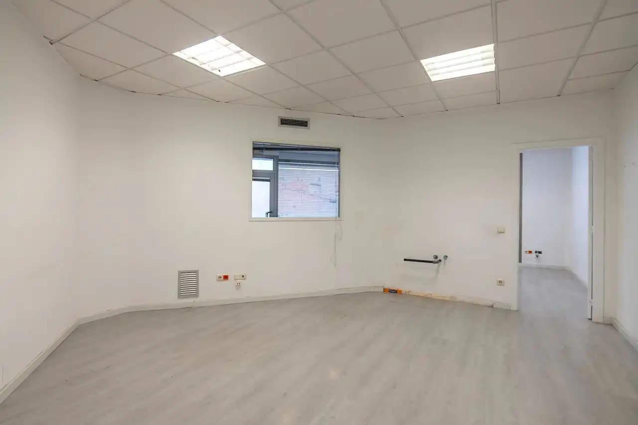 Business premises for sale in Carrer de Sarret i Arbós, imagen 9