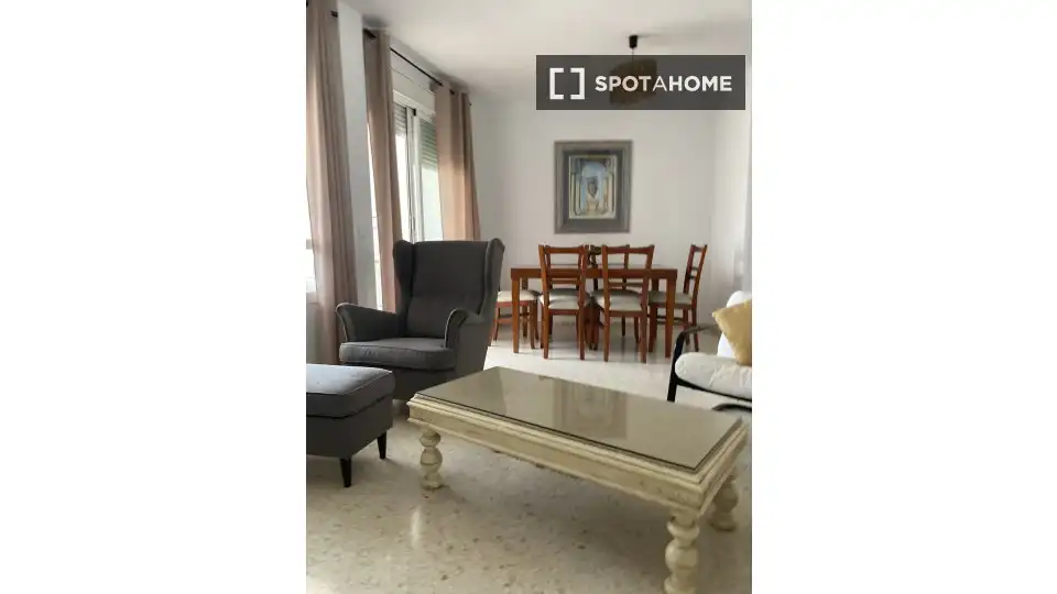 Vista exterior de Apartament per a compartir en Almuñécar amb Aire condicionat, Calefacció i Terrassa