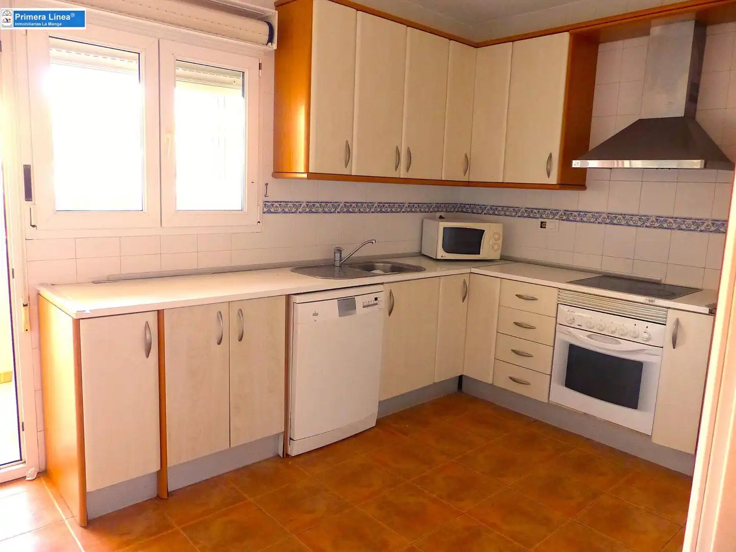 Cuina de Casa o xalet en venda en Cartagena amb Jardí privat, Terrassa i Traster