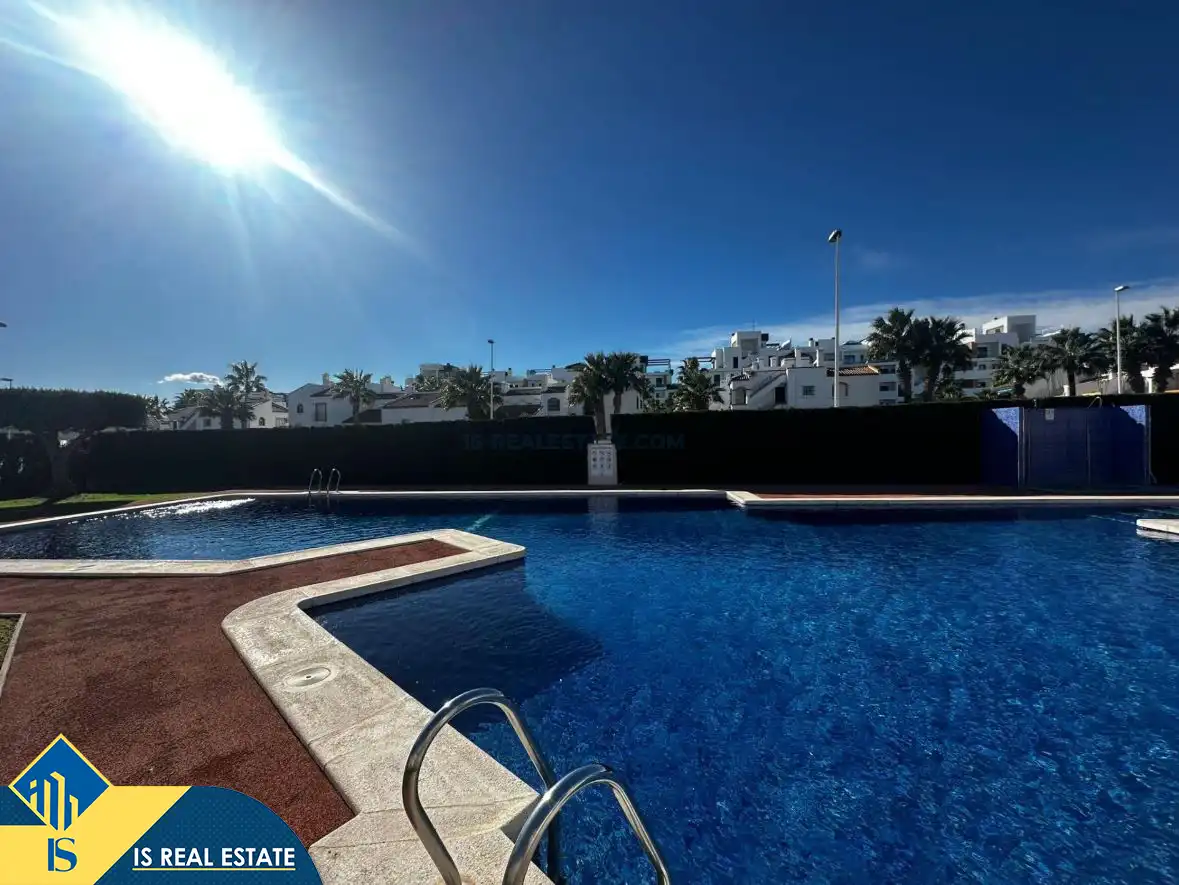 Piscina de Casa adosada de lloguer en Orihuela amb Aire condicionat, Calefacció i Terrassa