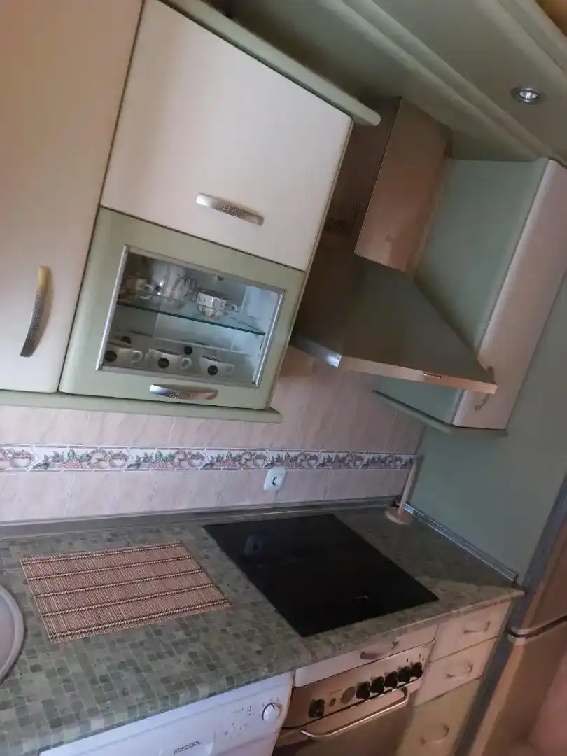 Cuina de Pis en venda en Torrejón el Rubio amb Aire condicionat, Parquet i Moblat