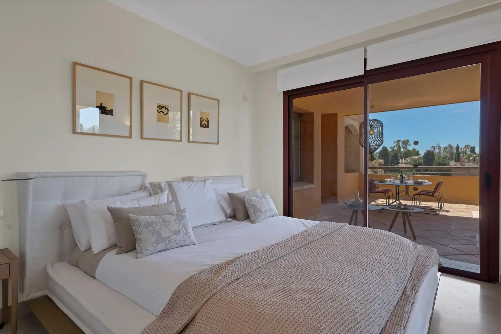 Dormitori de Apartament en venda en Marbella amb Aire condicionat, Calefacció i Jardí privat