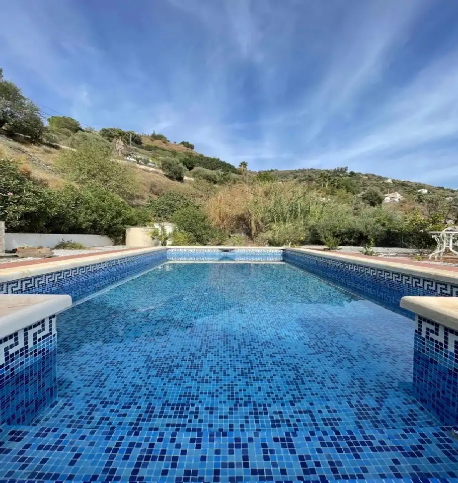 Piscina de Casa o xalet en venda en Torrox amb Jardí privat, Piscina i Moblat
