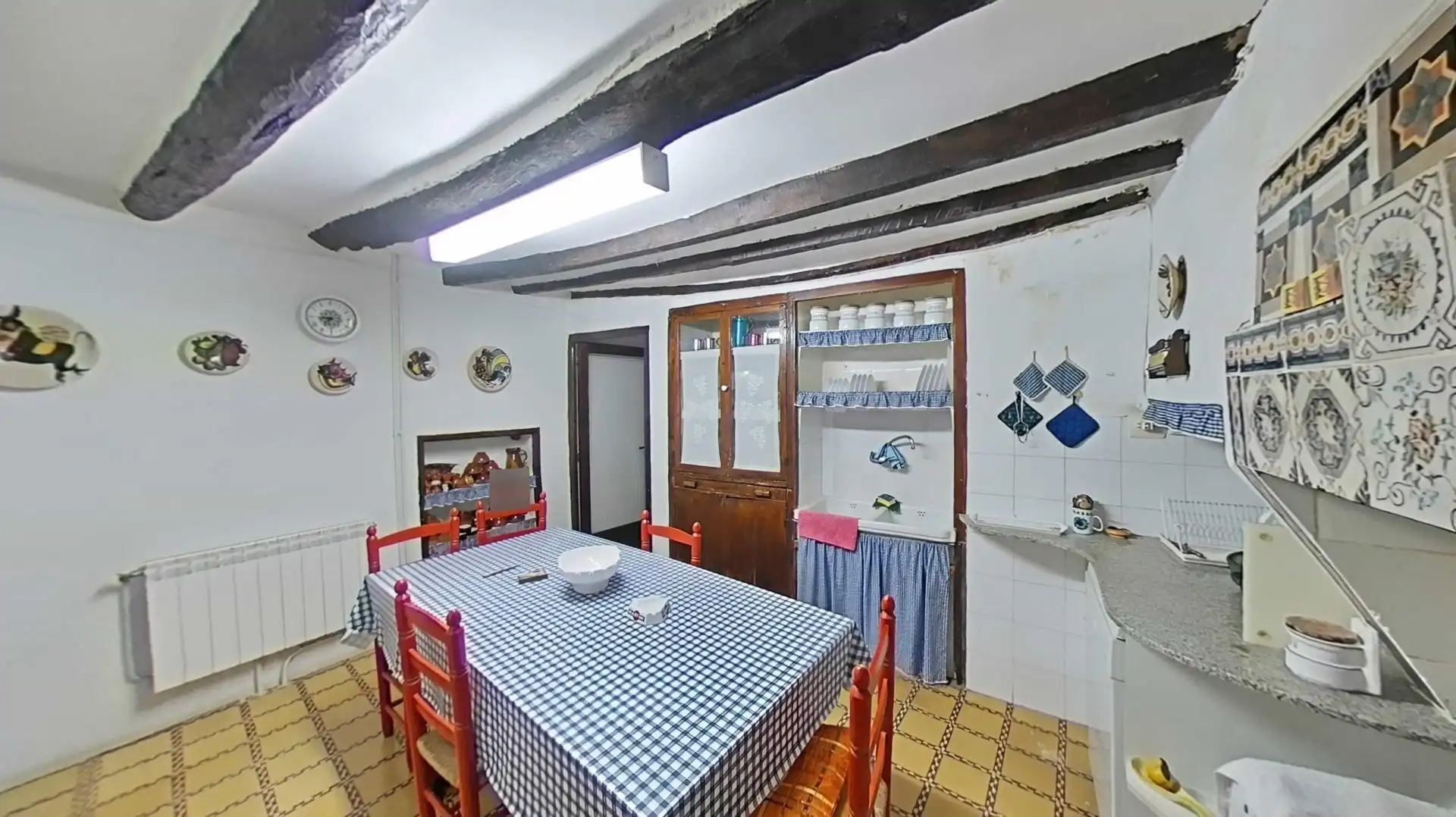 Cuina de Finca rústica en venda en Sant Mateu amb Calefacció