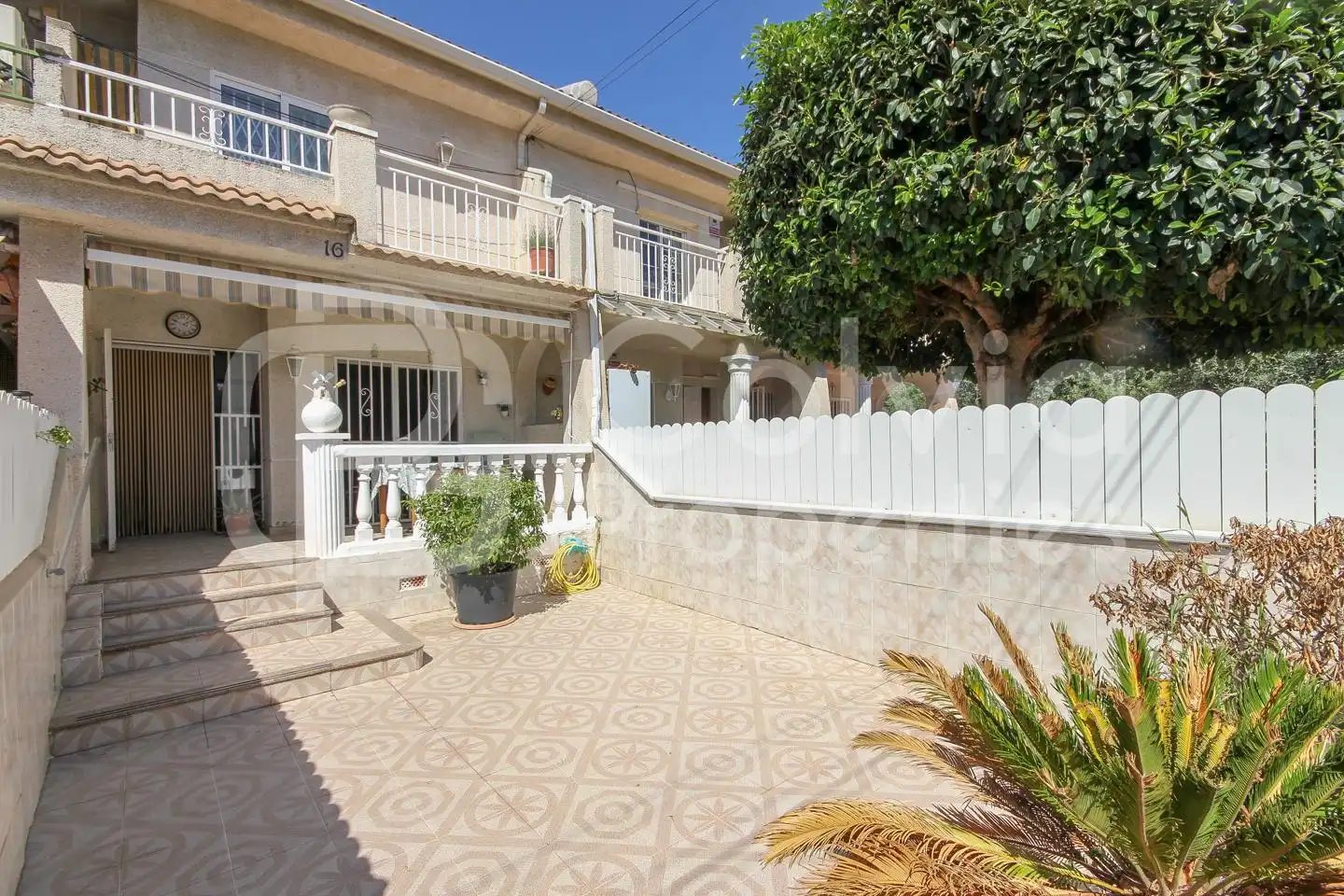 Casa a schiera con terrazza in vendita a calle Englantina