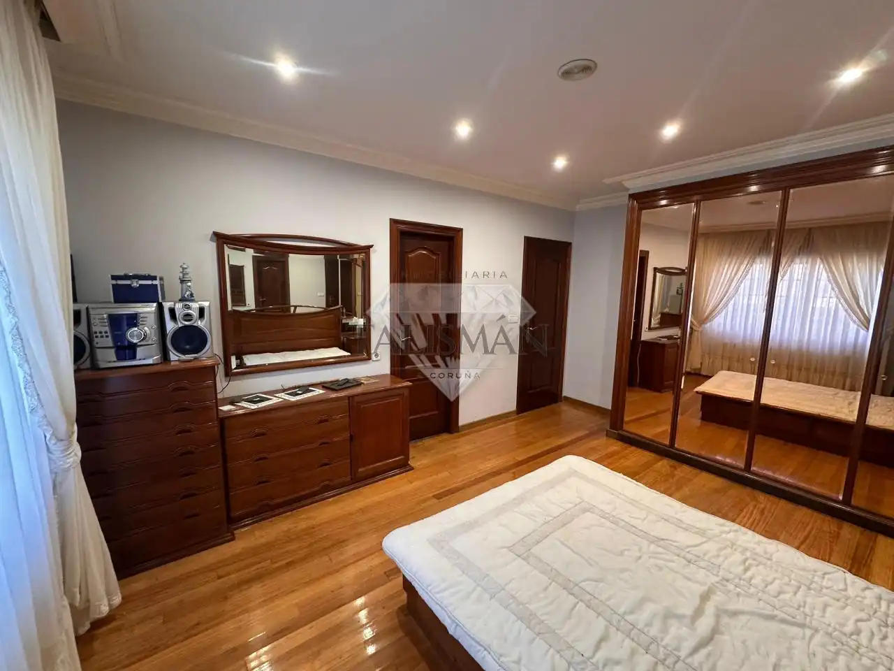 Bedroom of Houses for sale in Vilanova de Arousa  with Heating, Private garden and Terrace