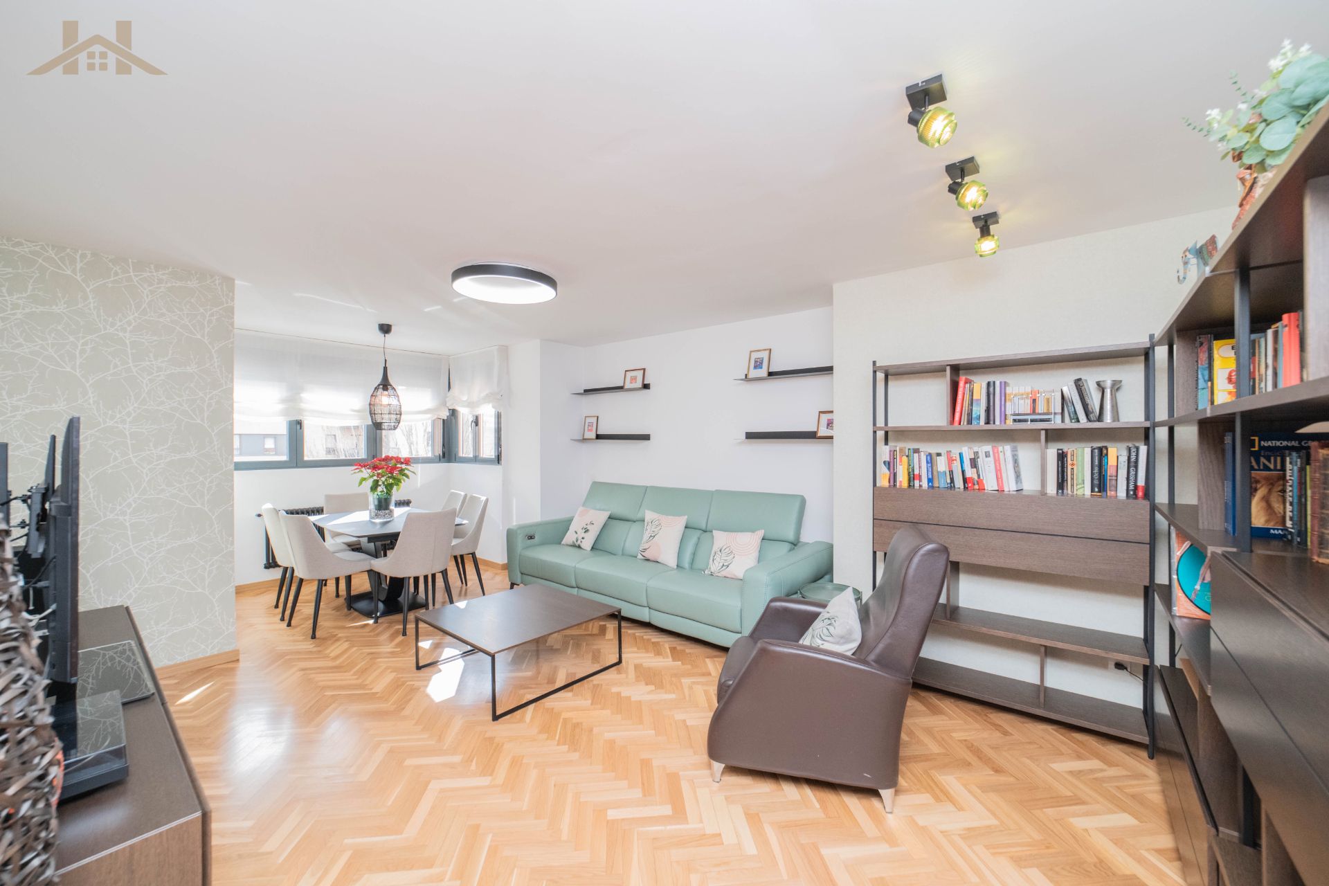 Living room of Flat for sale in Alcorcón  with Air Conditioner, Heating and Storage room