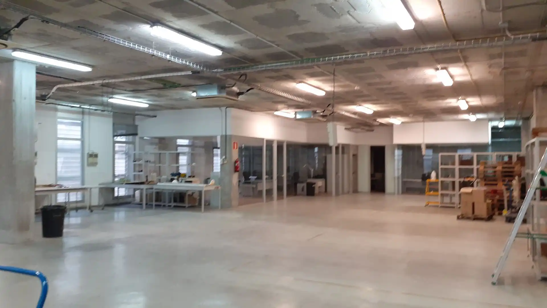 Fabrikhallen zum Verkauf in L'Hospitalet de Llobregat
