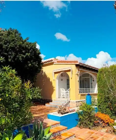 Vista exterior de Casa o chalet en venta en Calpe / Calp con Aire acondicionado, Calefacción y Jardín privado