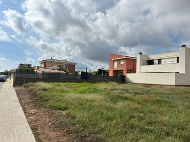 Terreno residencial en venta en Carrer Estatut d'Autonomia 16