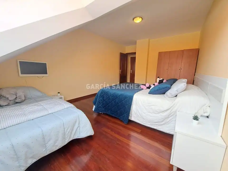 Habitación de Dúplex en venta en Boiro con Calefacción, Amueblado y Balcón