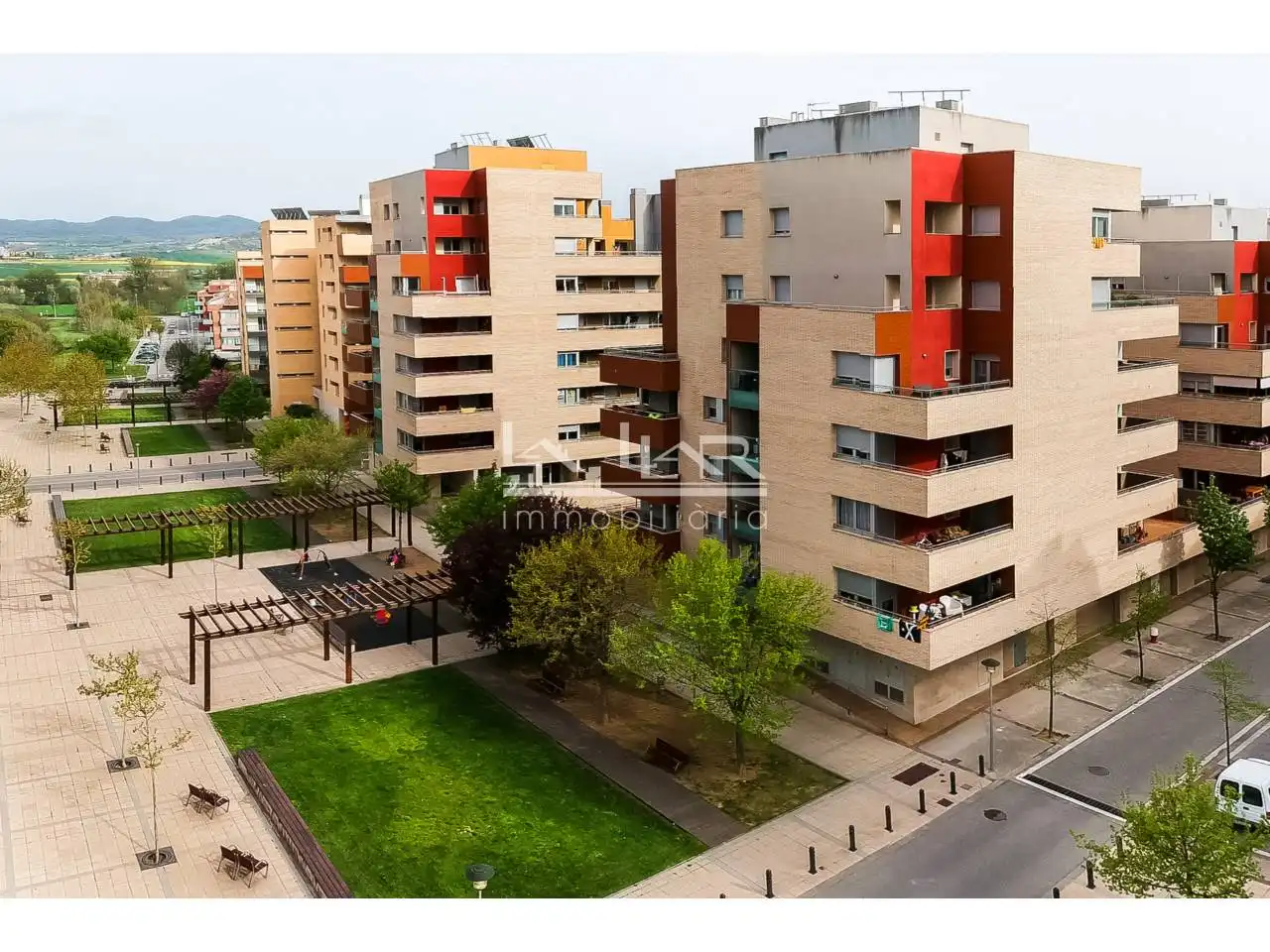 Vista exterior de Piso en venta en Vic con Calefacción, Parquet y Terraza