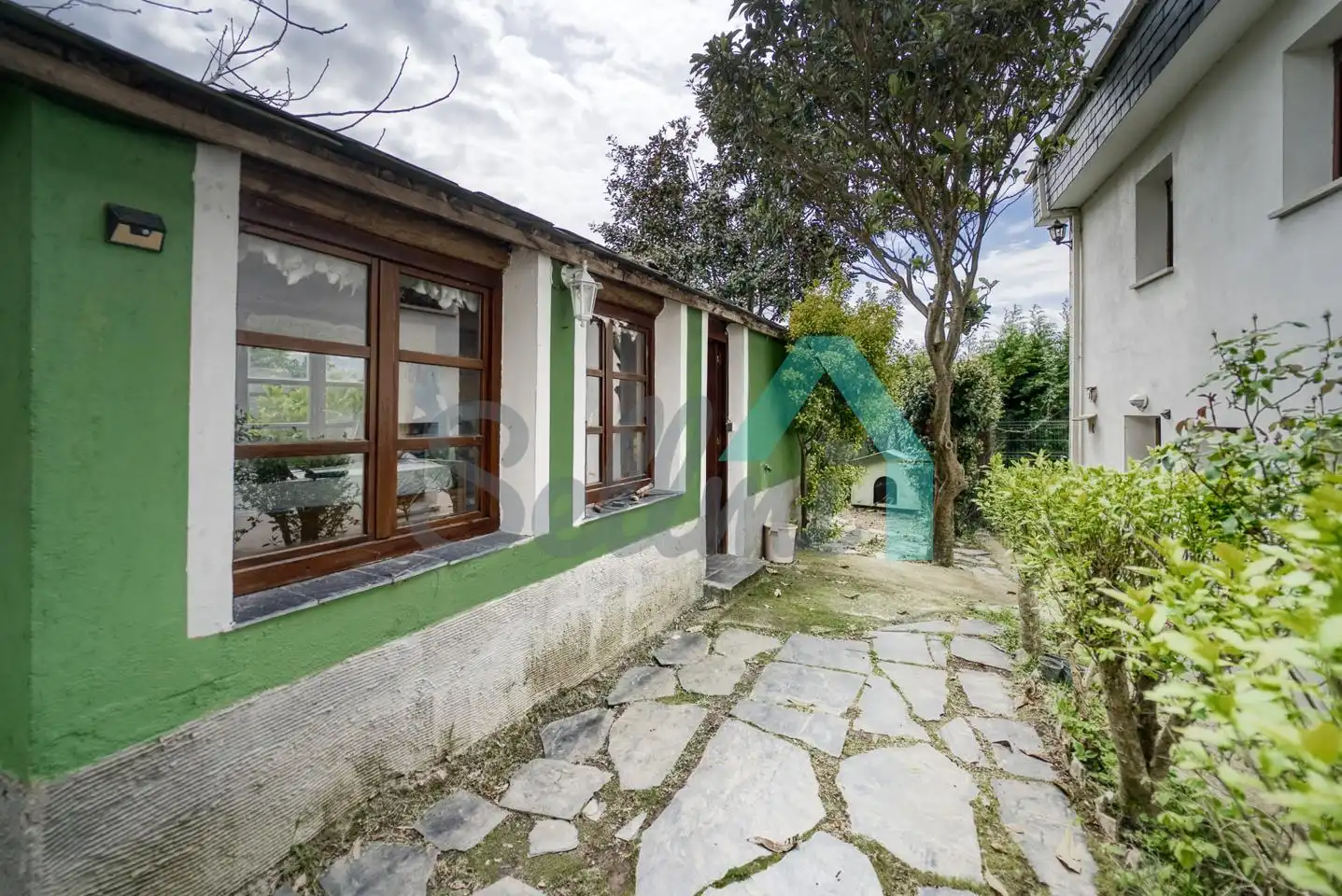 Vista exterior de Casa o chalet en venta en Castropol con Calefacción y Jardín privado