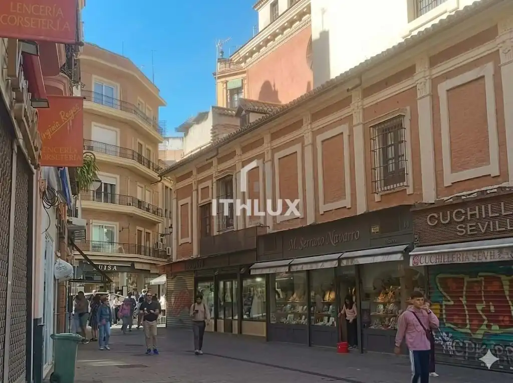 Vista exterior de Pis en venda en Sevilla amb Aire condicionat, Terrassa i Traster