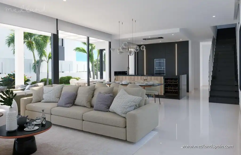Detached house with pool for sale in Golf Bahía, imagen 2